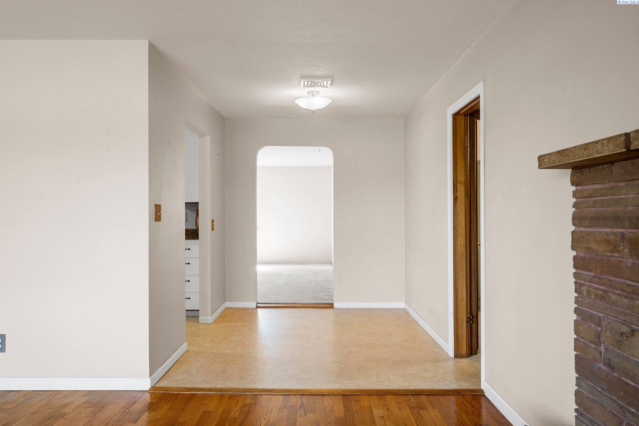 209705 East Schuster Road Kennewick, WA 99337 - Photo 8 of 37 Gallery Image 8