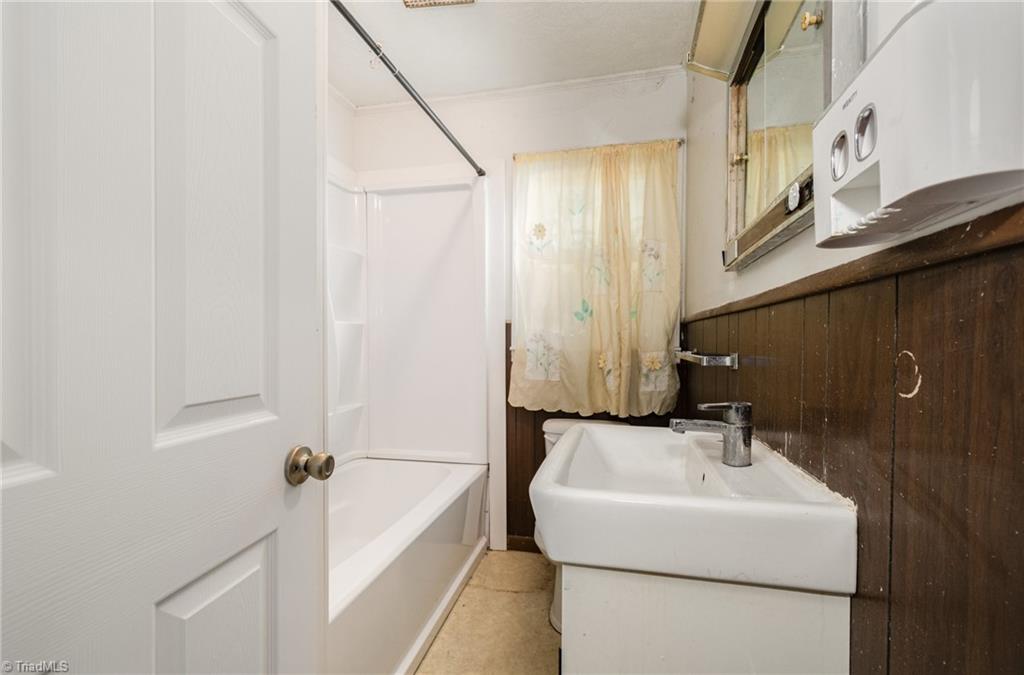 306 Griffith Street Thomasville, NC 27360 - Photo 14 of 16