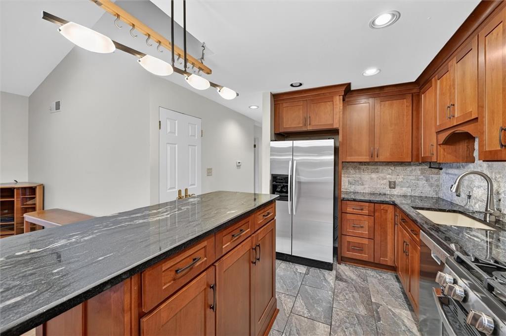 2303 Kenzie Road Pittsburgh, PA 15205 - Photo 10 of 30 Gallery Image 10