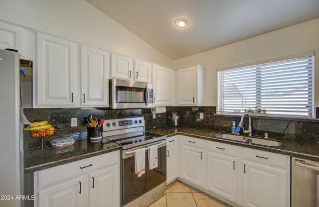 $430,000 | 8146 West Hilton Avenue, Phoenix, AZ 85043