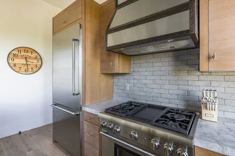 $7,300,000 | 15 Church Street, Unit PH402 PH402, Sag Harbor, NY 11963