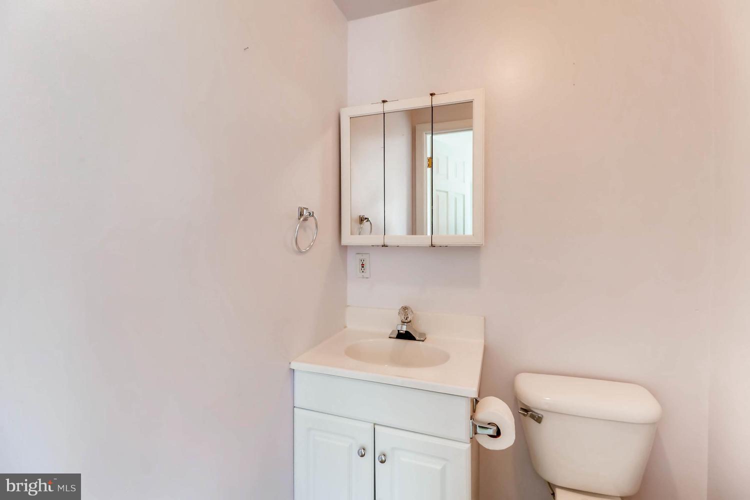 12 Riverside Road Baltimore, MD 21221 - Photo 13 of 28 Bath