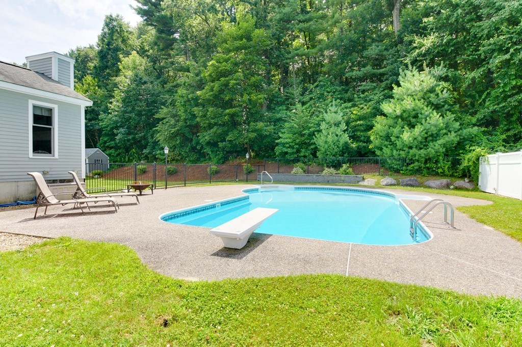 4 Rooks Way Westford, MA 01886 - Photo 2 of 29 Gallery Image 2