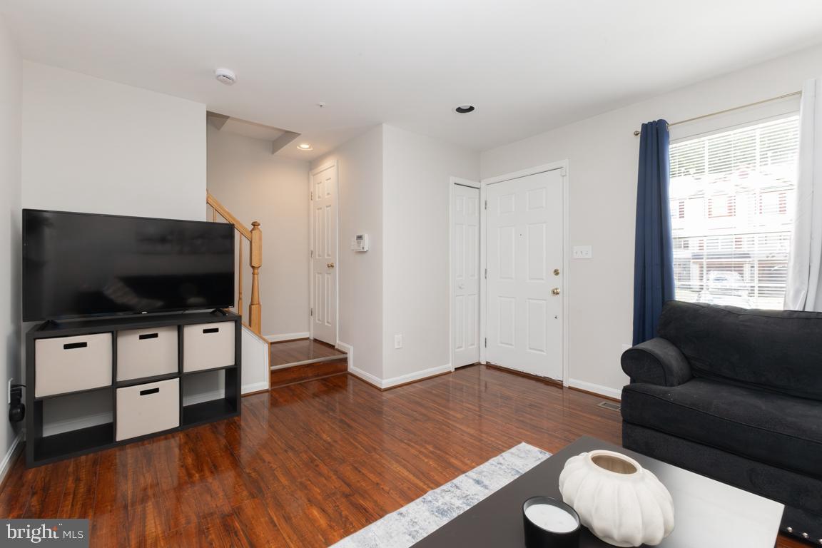13139 Ripon Place Upper Marlboro, MD 20772 - Photo 6 of 35 Living Room