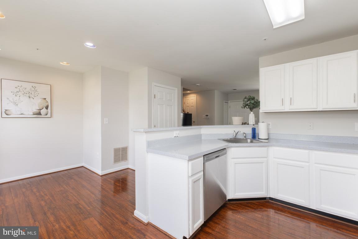 13139 Ripon Place Upper Marlboro, MD 20772 - Photo 10 of 35 Kitchen