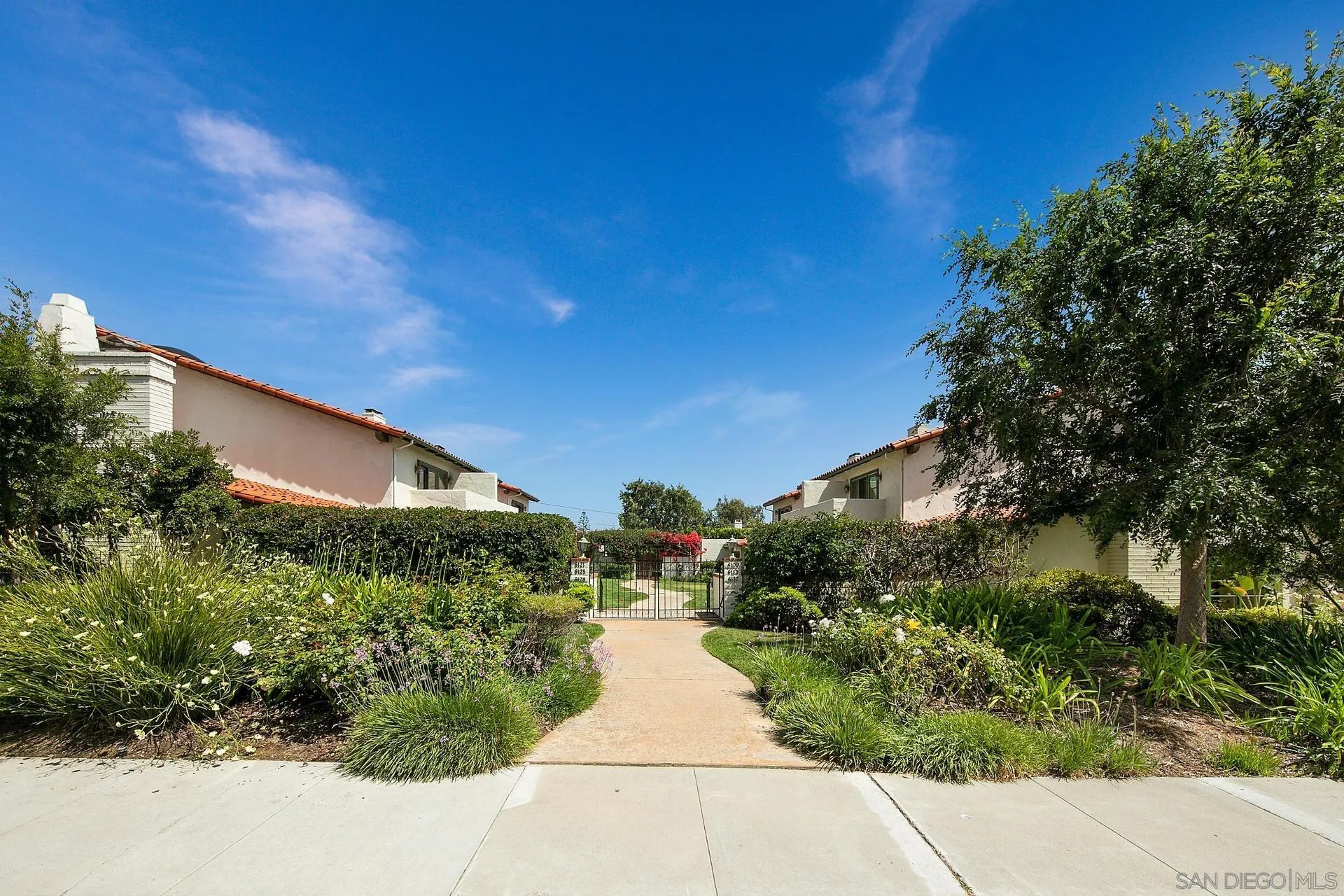 6117 La Flecha Rancho Santa Fe, CA 92067 - Photo 35 of 37 a view of a pathway both side of building