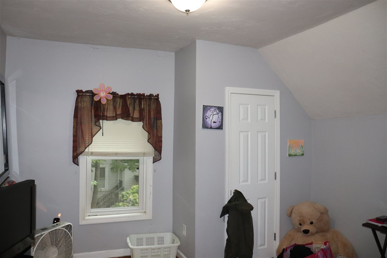 16 Pleasant Street Rochester, NH 03867 - Photo 10 of 14