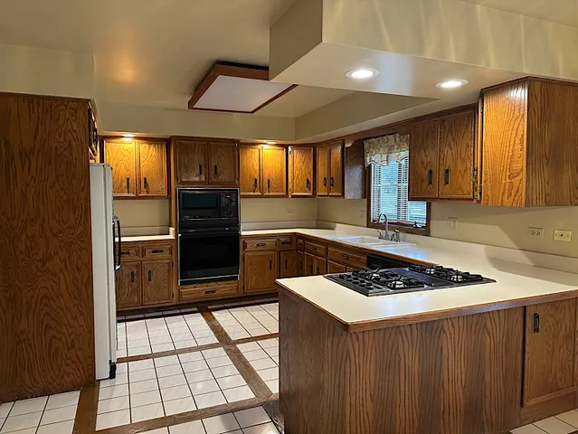 $700,000 | 2726 Seiler Drive, Naperville, IL 60565