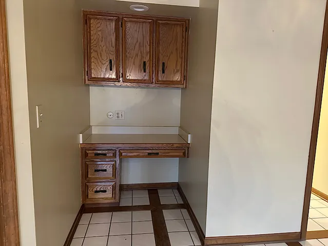 $700,000 | 2726 Seiler Drive, Naperville, IL 60565