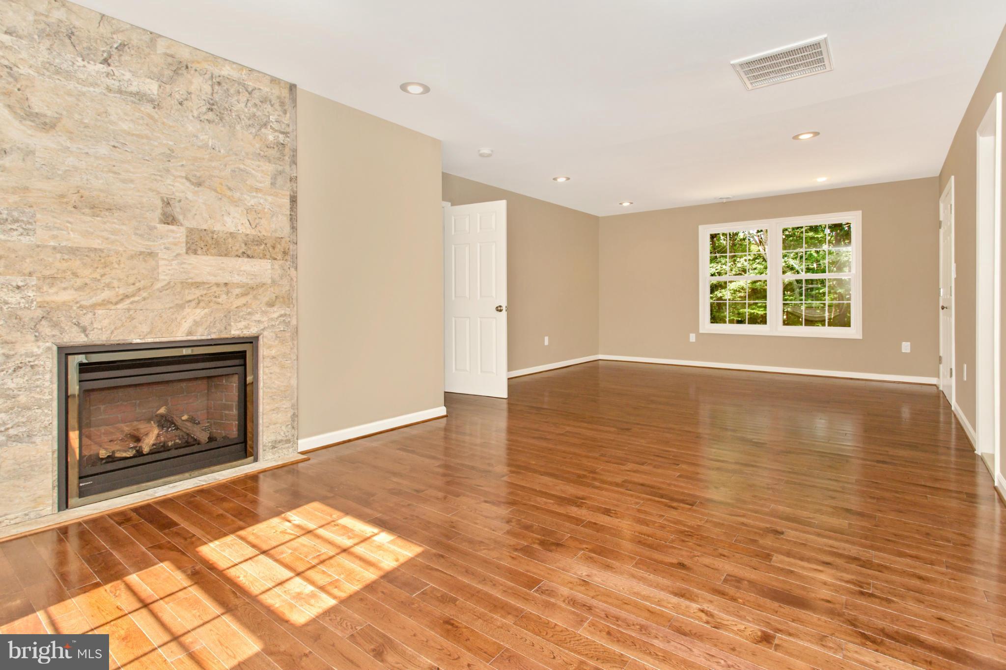 24200 Peach Tree Road Clarksburg, MD 20871 - Photo 11 of 30 Bedroom (Master)