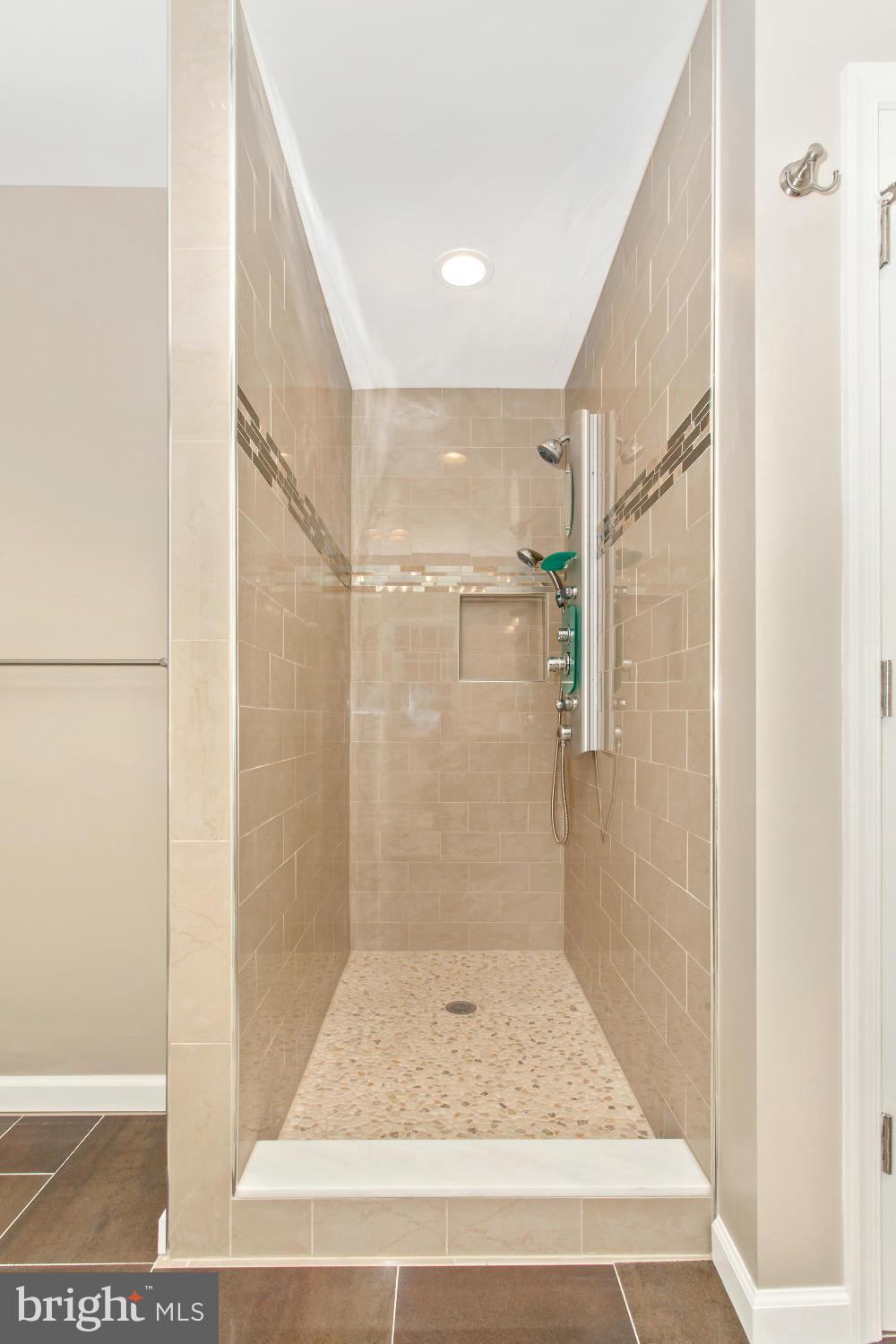 24200 Peach Tree Road Clarksburg, MD 20871 - Photo 21 of 30 Bath