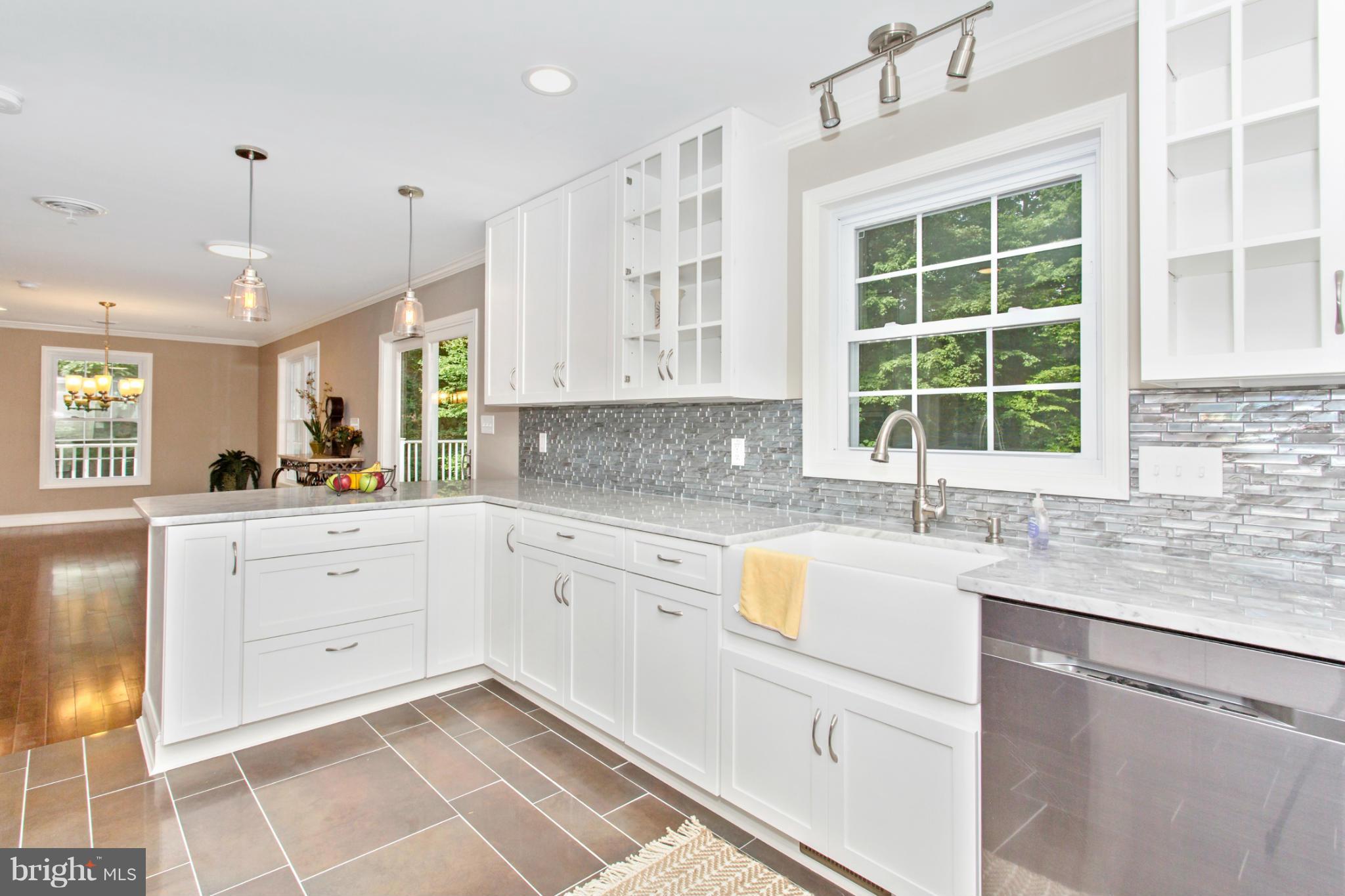 24200 Peach Tree Road Clarksburg, MD 20871 - Photo 6 of 30 Kitchen