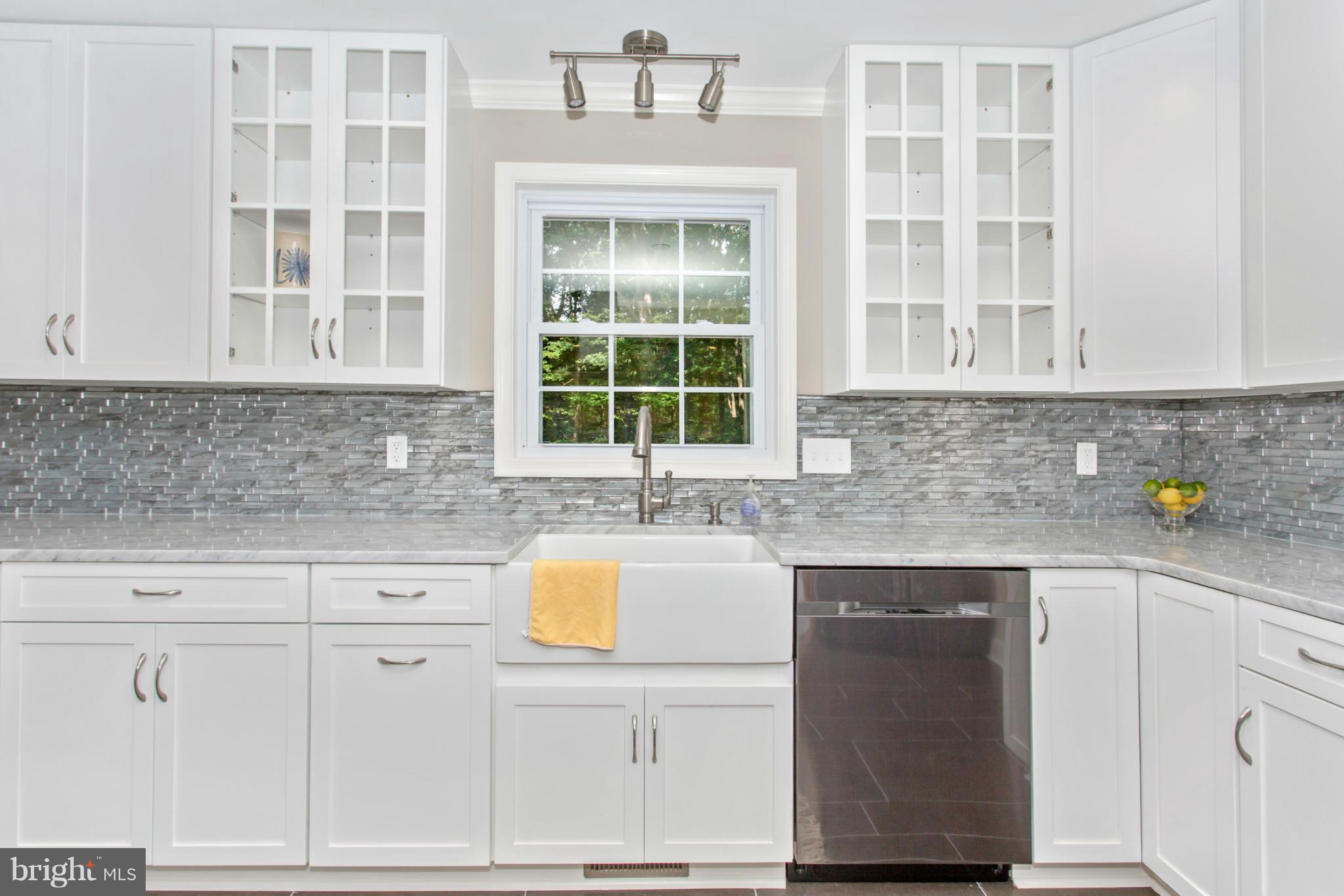 24200 Peach Tree Road Clarksburg, MD 20871 - Photo 9 of 30 Kitchen