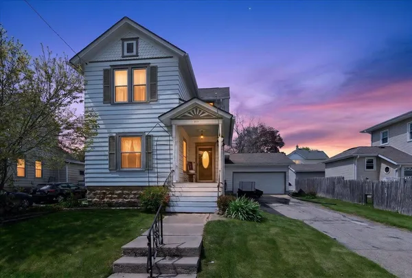 $229,900 | 218 South Water Street, Columbus, WI 53925