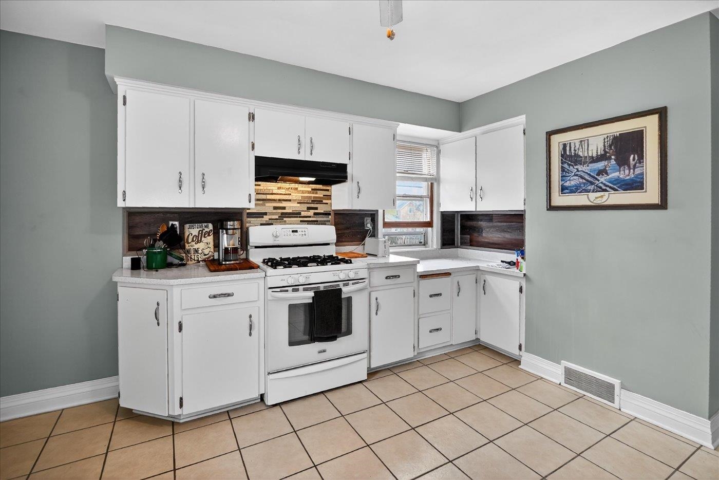 218 South Water Street Columbus, WI 53925 - Photo 12 of 36