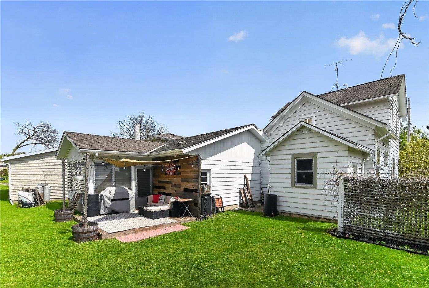 218 South Water Street Columbus, WI 53925 - Photo 31 of 36