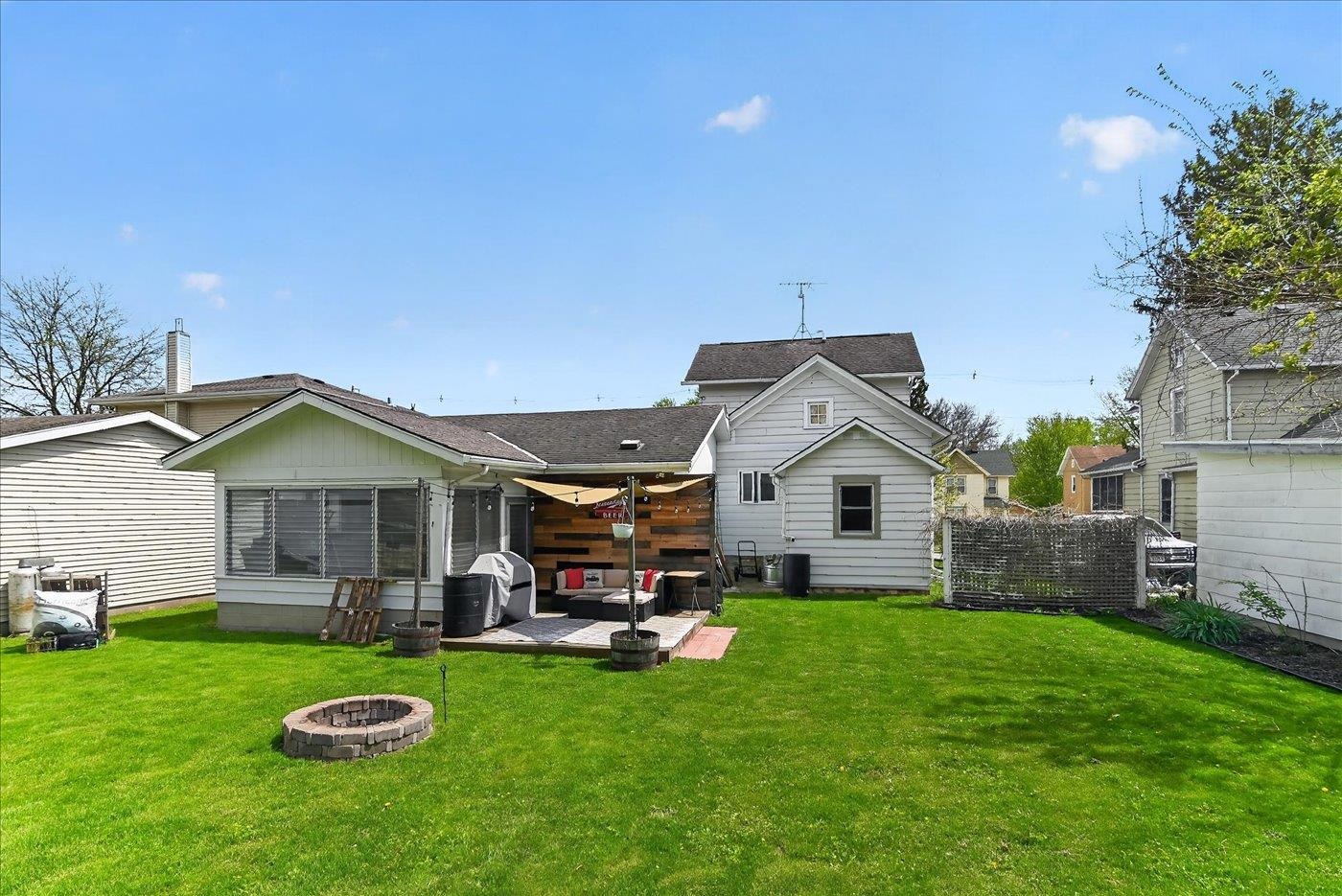 218 South Water Street Columbus, WI 53925 - Photo 32 of 36