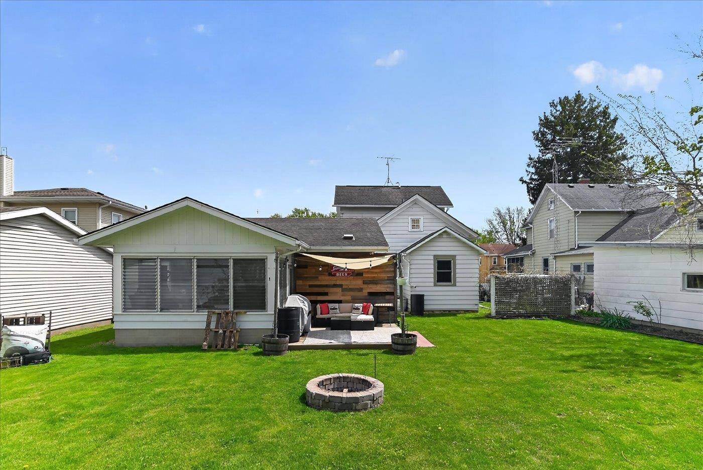 218 South Water Street Columbus, WI 53925 - Photo 33 of 36