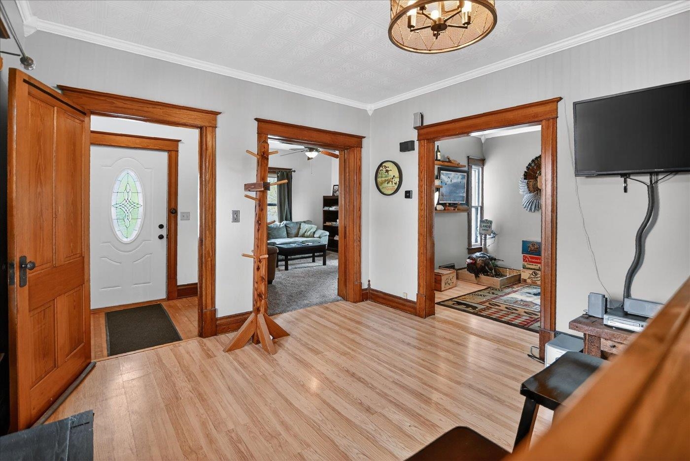 218 South Water Street Columbus, WI 53925 - Photo 4 of 36