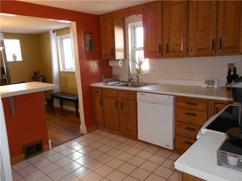 4279 Glen Lytle Road Greenfield, PA 15217 - Photo 5 of 12 Kitchen.