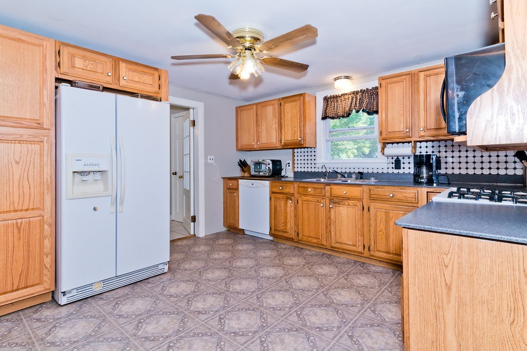 572 Turnpike Road Ashby, MA 01431 - Photo 3 of 29