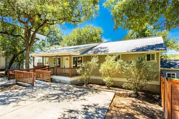 $2,400 | 1326 Delano Street, Austin, TX 78721