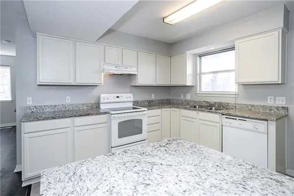 $2,400 | 1326 Delano Street, Austin, TX 78721