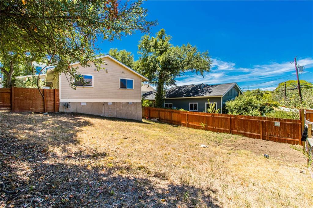 1326 Delano Street Austin, TX 78721 - Photo 20 of 23 View of fenced backyard