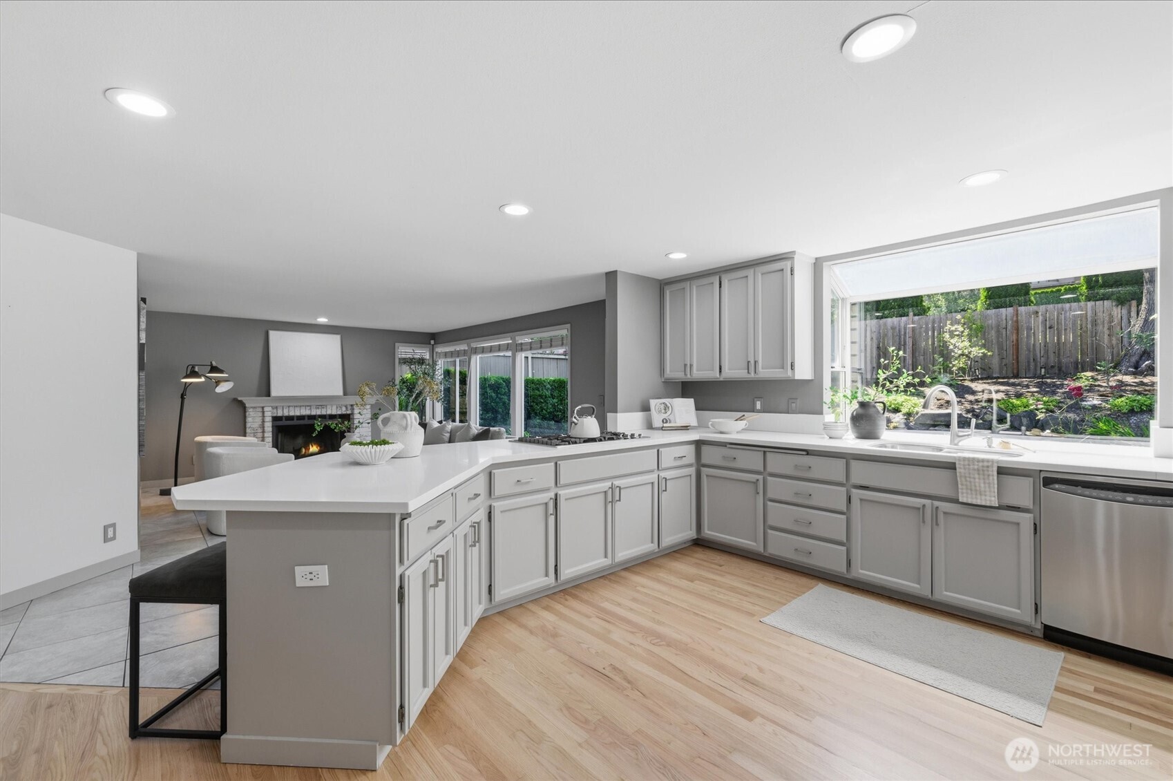 15215 92nd Place Northeast Bothell, WA 98011 - Photo 9 of 36