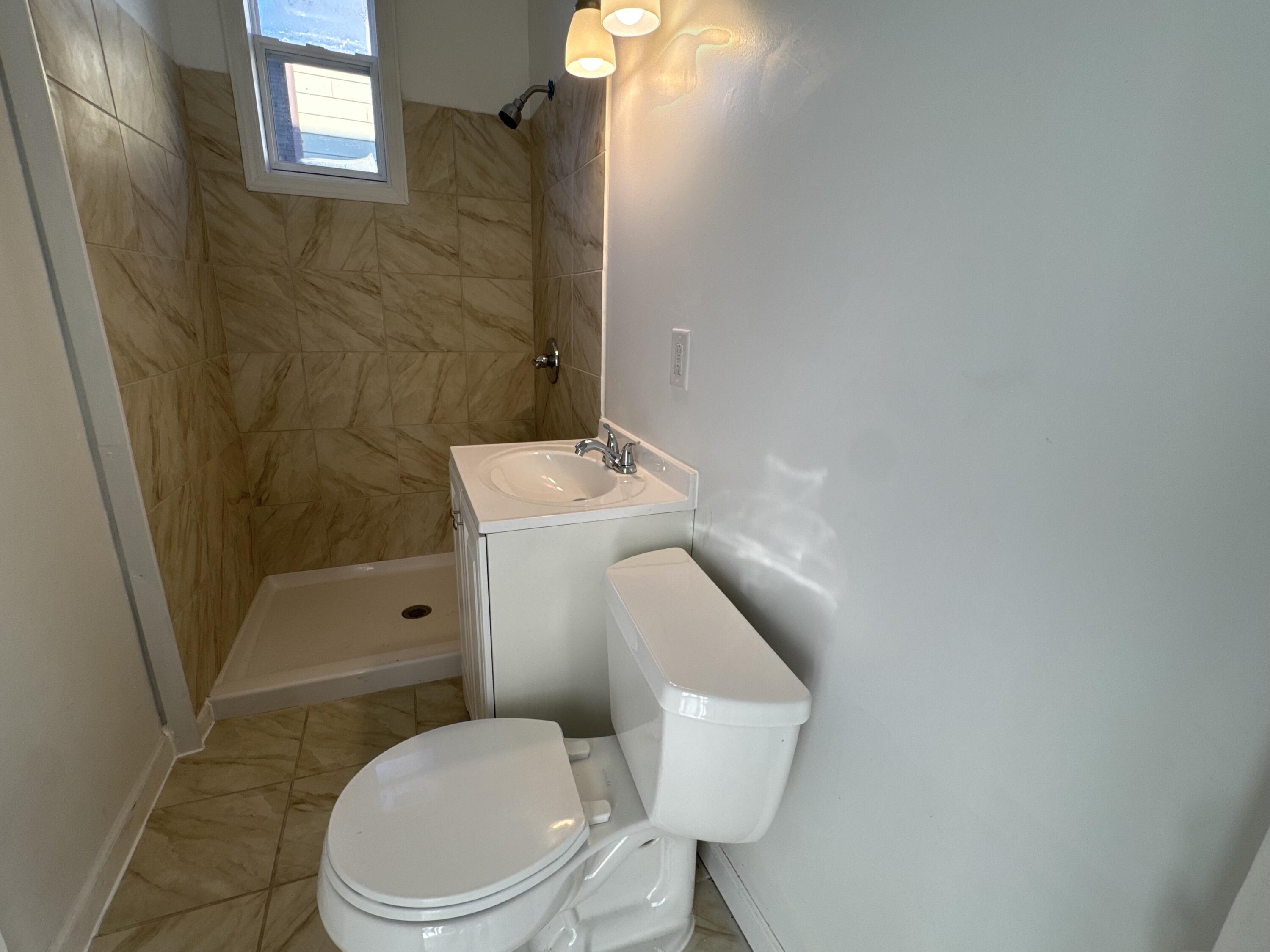 930 Marquette Street Racine, WI 53404 - Photo 14 of 15 IMG_2712