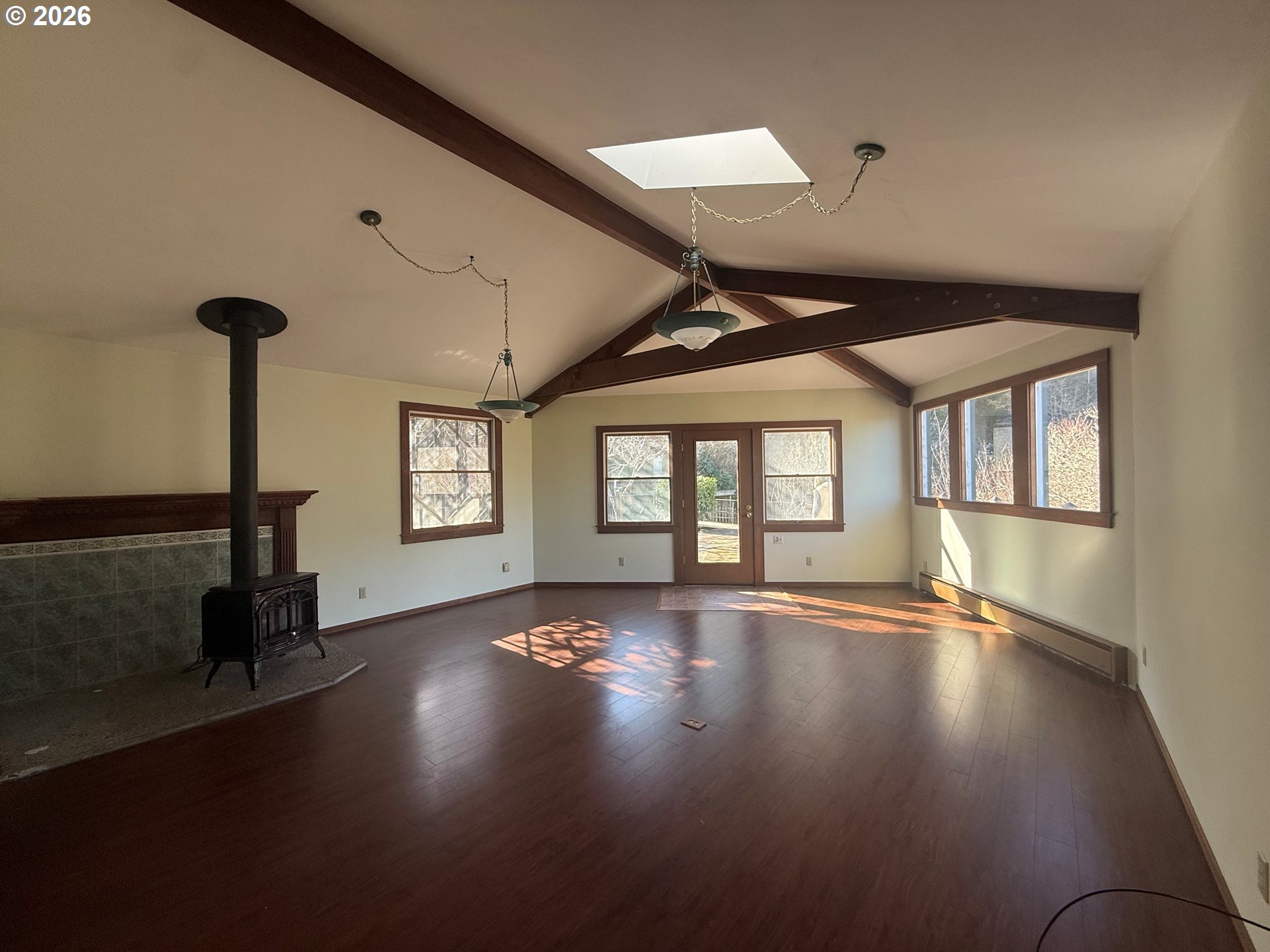 573 South 12th Street Coos Bay, OR 97420 - Photo 3 of 14