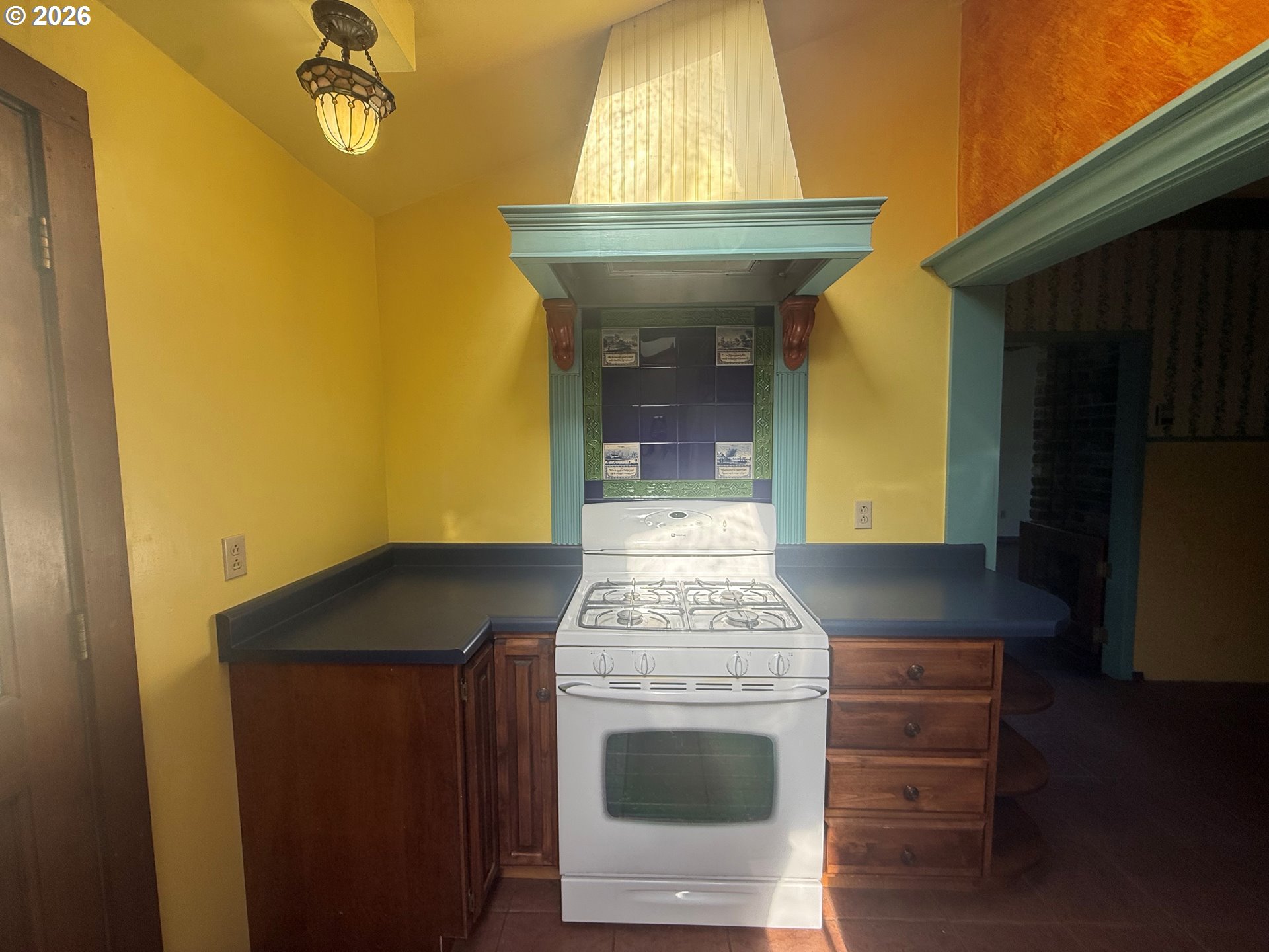 573 South 12th Street Coos Bay, OR 97420 - Photo 7 of 14