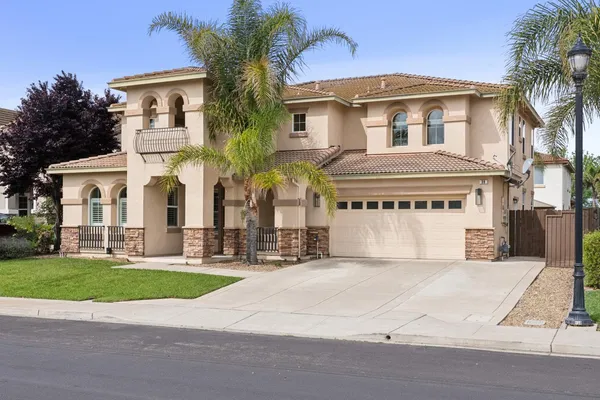 $830,000 | 39 Escher Circle, Oakley, CA 94561