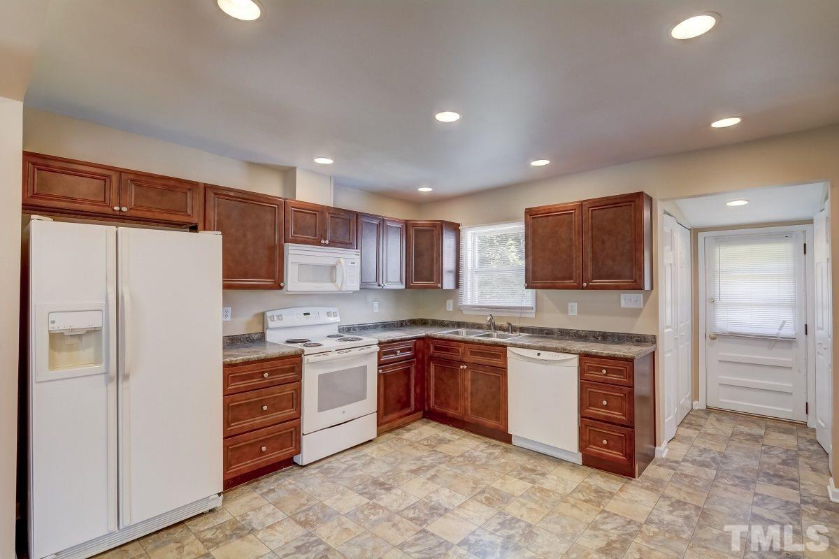 936 Friar Tuck Road Raleigh, NC 27610 - Photo 3 of 12