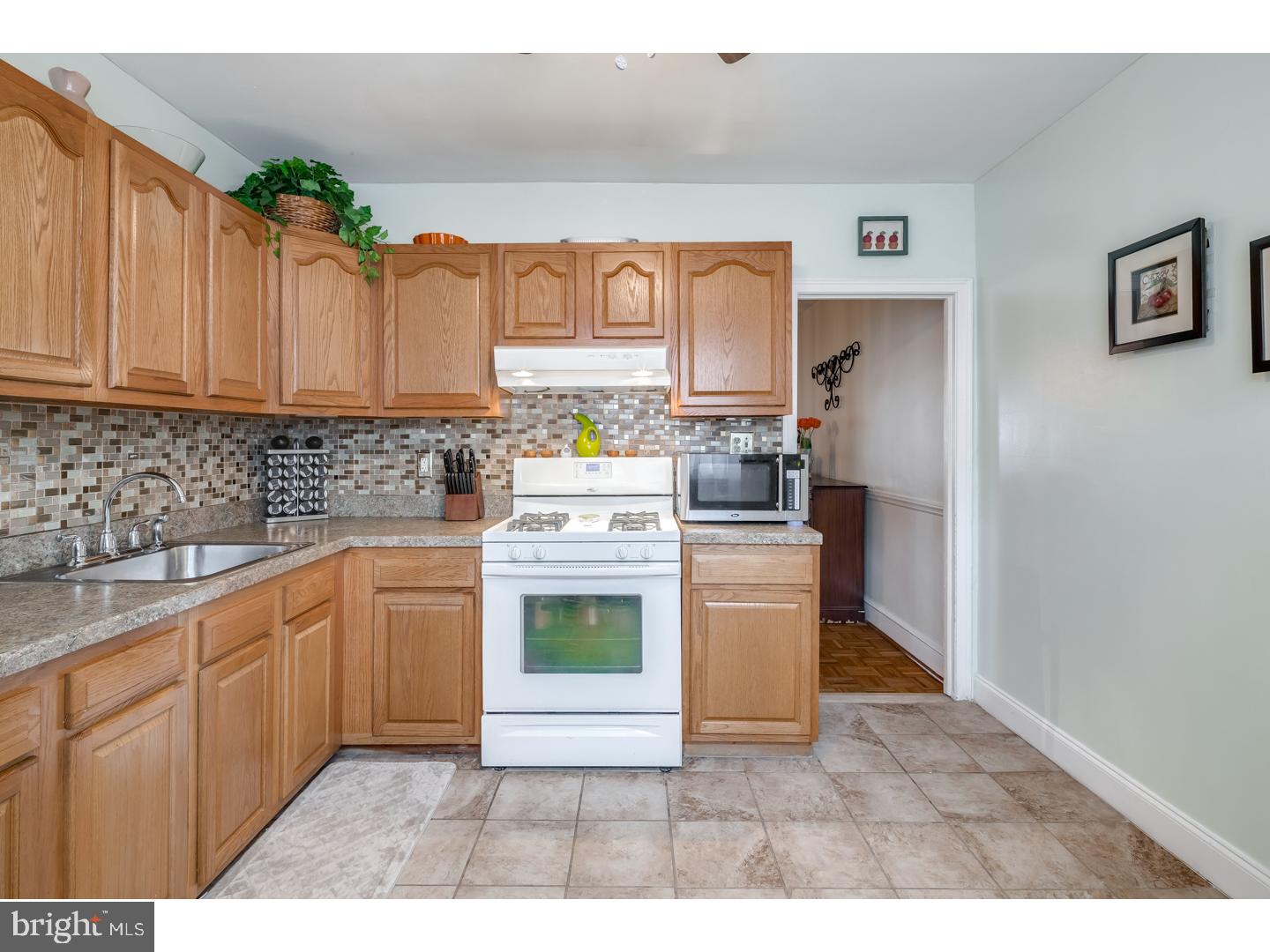 7374 Rugby Street Philadelphia, PA 19138 - Photo 9 of 20 Gallery Image 9