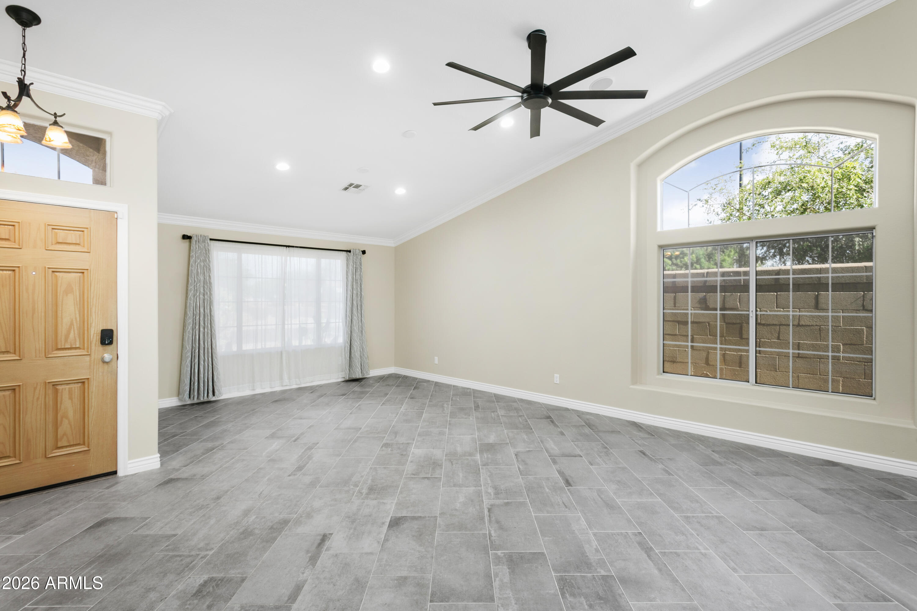 6 North Boulder Street Gilbert, AZ 85234 - Photo 3 of 39
