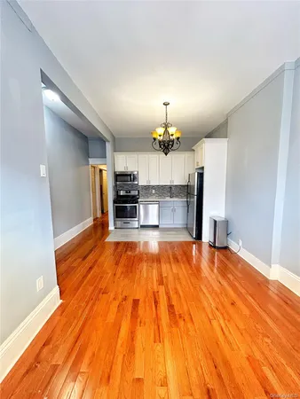 $2,500 | 1368 Teller Avenue | Concourse