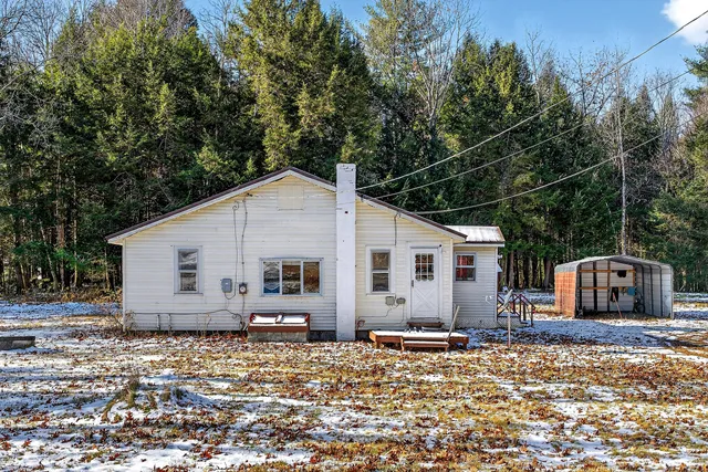 $154,900 | 220 Dutch Gap Road, Chesterville, ME 04938