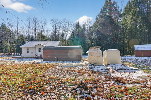 $154,900 | 220 Dutch Gap Road, Chesterville, ME 04938