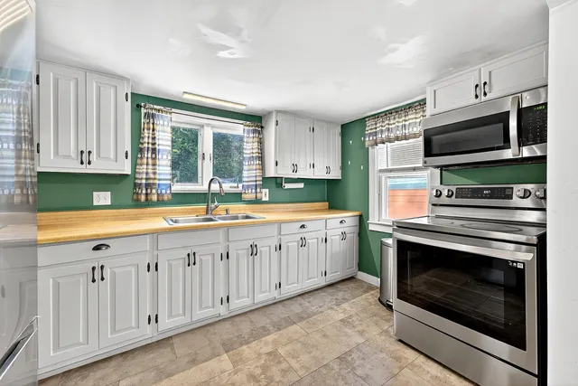 $154,900 | 220 Dutch Gap Road, Chesterville, ME 04938