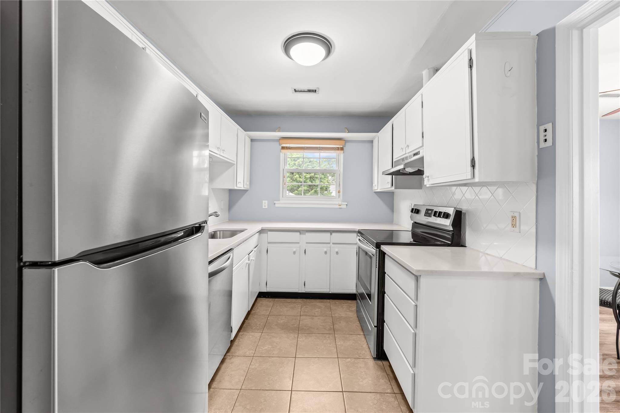 8521 Castle Pine Court Charlotte, NC 28226 - Photo 6 of 21