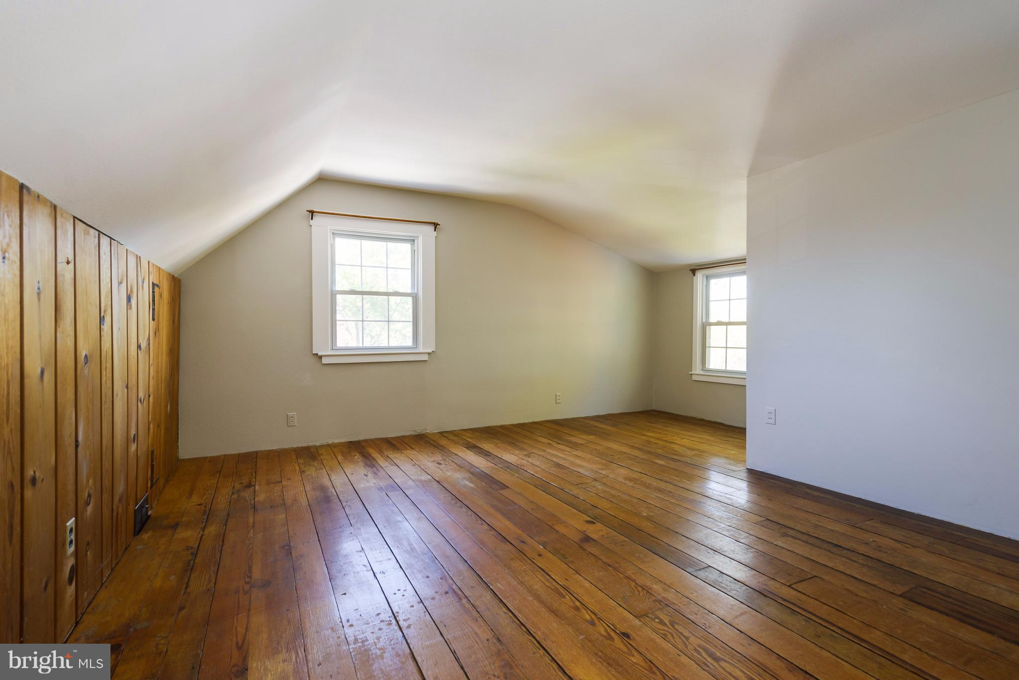 2807 Munson Street Silver Spring, MD 20902 - Photo 20 of 30 Upper level has eave storage