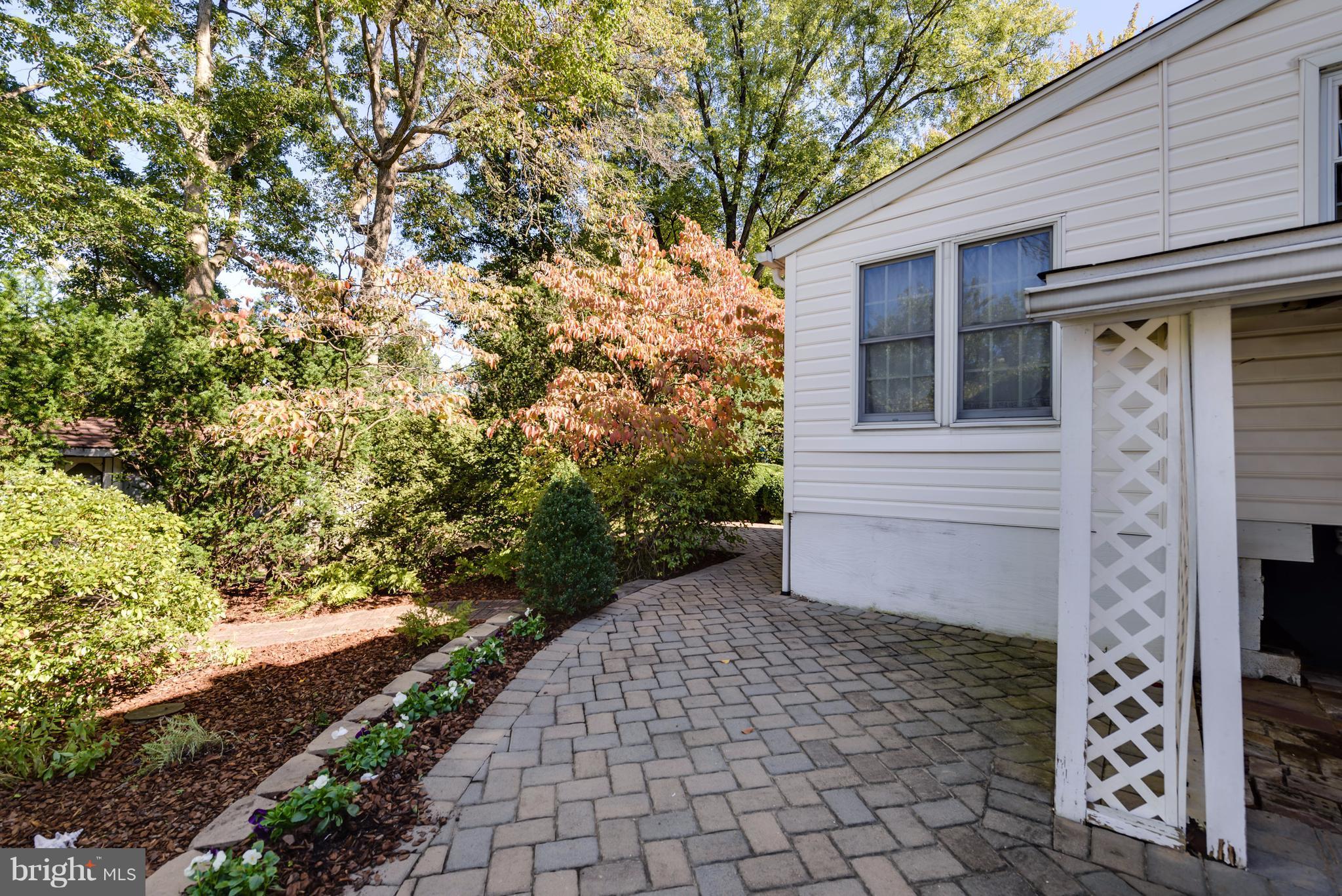 2807 Munson Street Silver Spring, MD 20902 - Photo 25 of 30 Landscaped lot with patio
