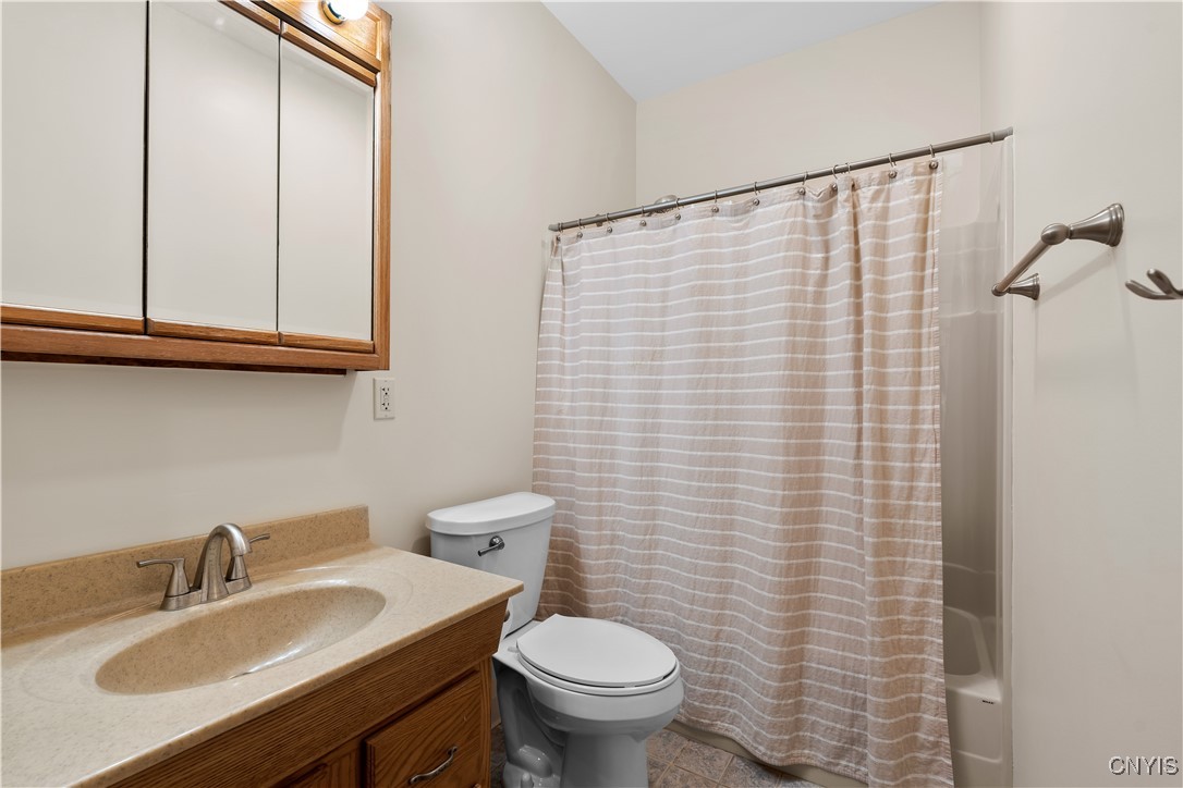 7893 Webster Lane Sennett, NY 13021 - Photo 21 of 37 Full main bath