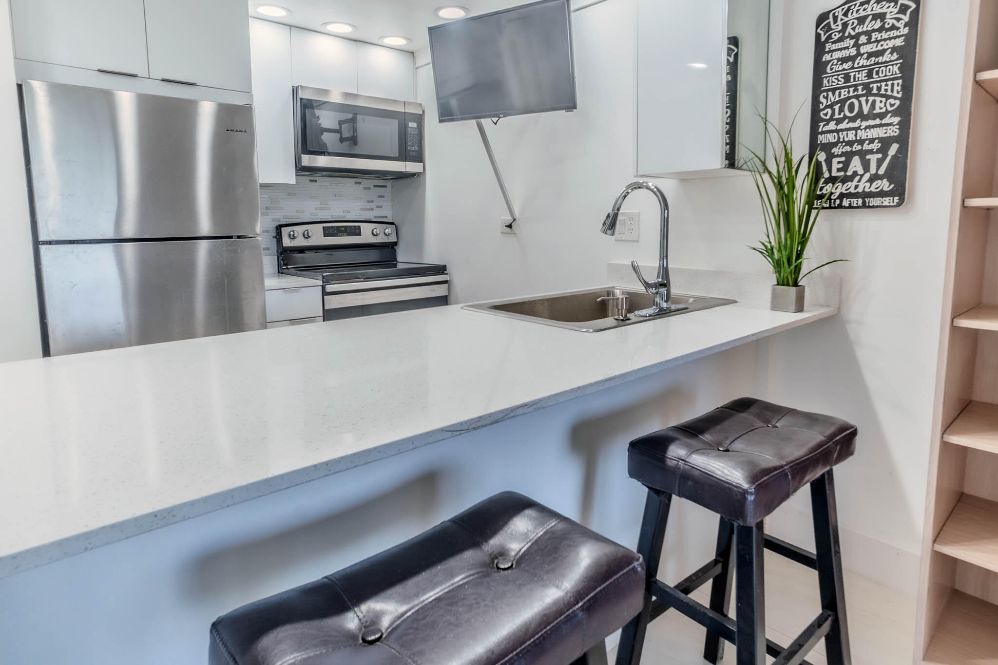 3760 Inverrary Drive, Unit 3M Lauderhill, FL 33319 - Photo 1 of 17 N3M 2026-14