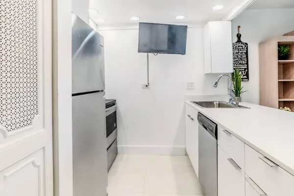 $1,800 | 3760 Inverrary Drive, Unit 3M, Lauderhill, FL 33319