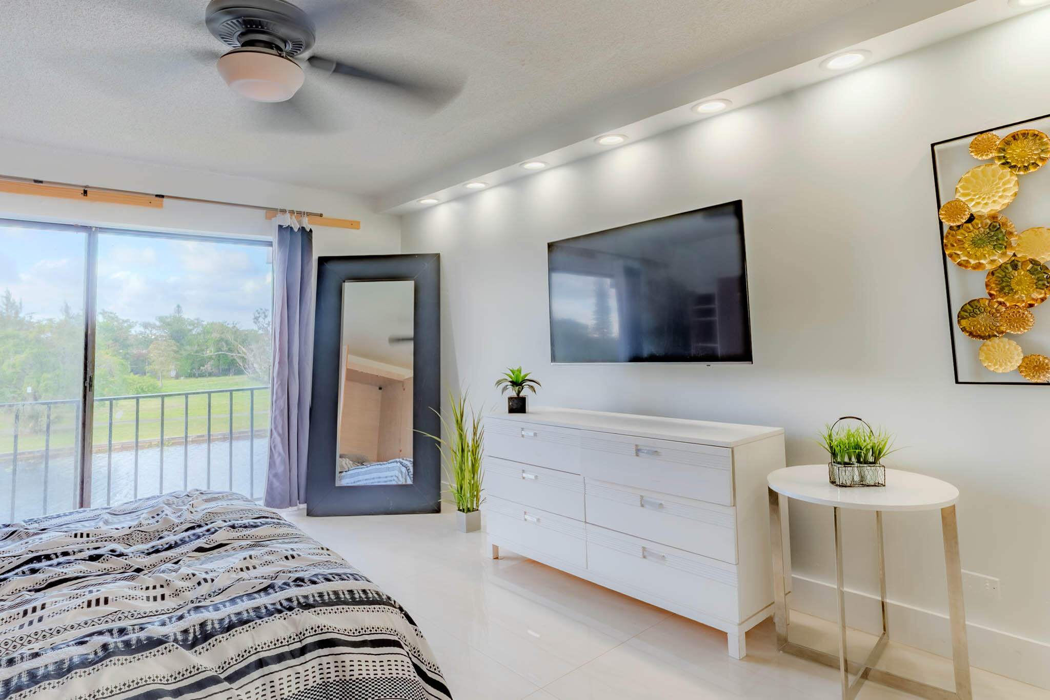 3760 Inverrary Drive, Unit 3M Lauderhill, FL 33319 - Photo 7 of 17 N3M 2026-17