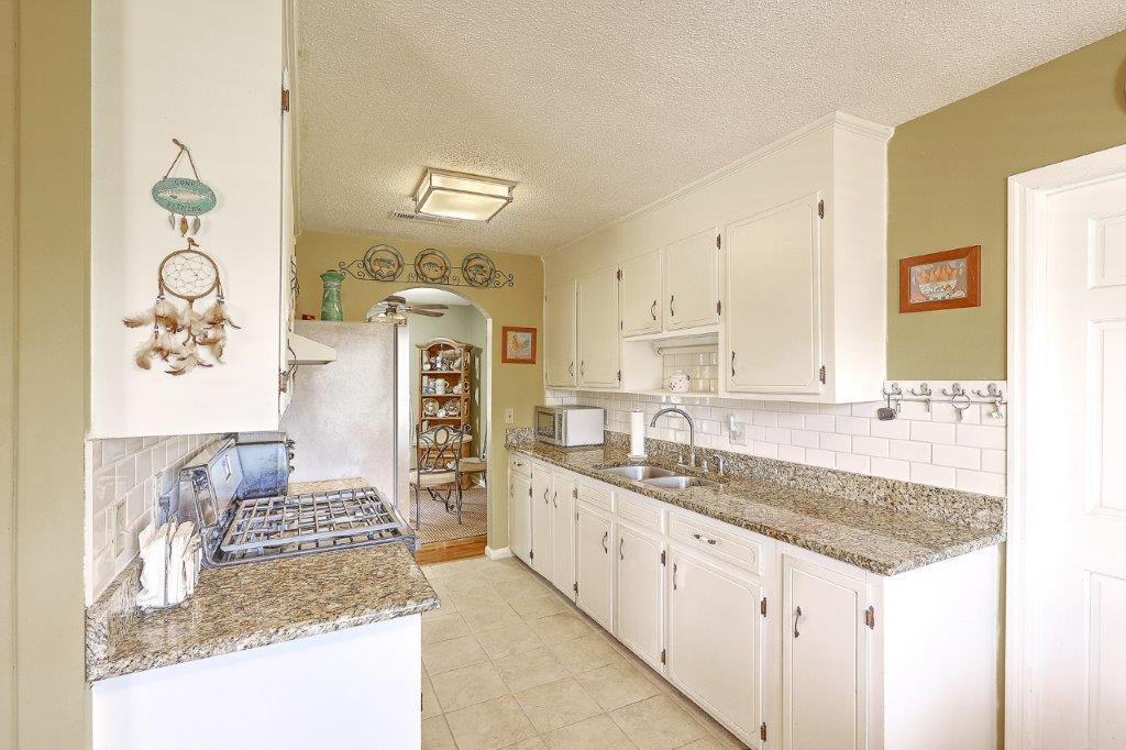 102 Clubhouse Road Summerville, SC 29483 - Photo 14 of 29 1R3A7442_3_4_5_6_7_8