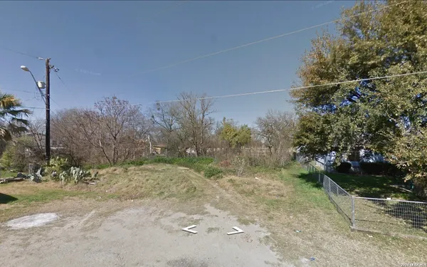 a view of a pathway of a road