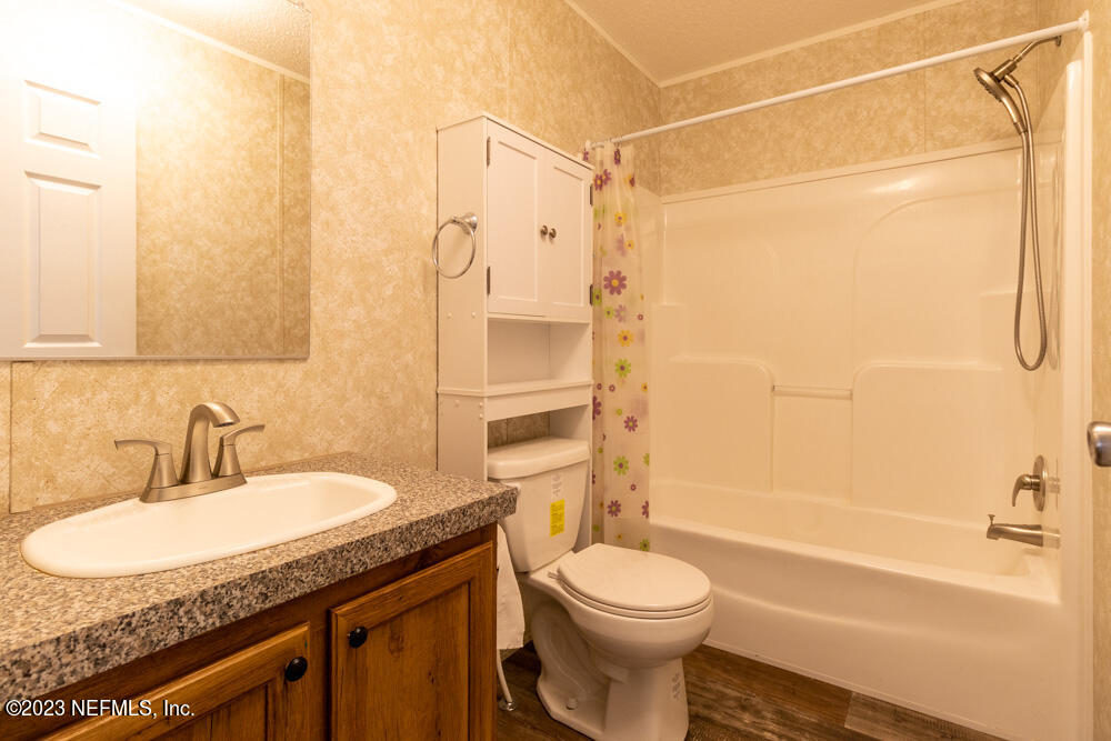 5885 Oak Leaf Road Keystone Heights, FL 32656 - Photo 11 of 29 bathroom5